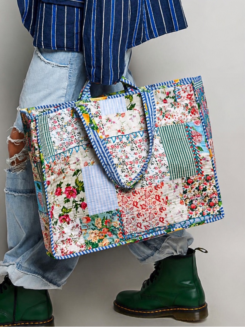 POL Quilt Patchwork Tote Bag - Floral Multicolor - Picture 2 of 5